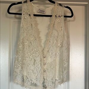 Carmin vintage Ivory Lace Sleeveless vest